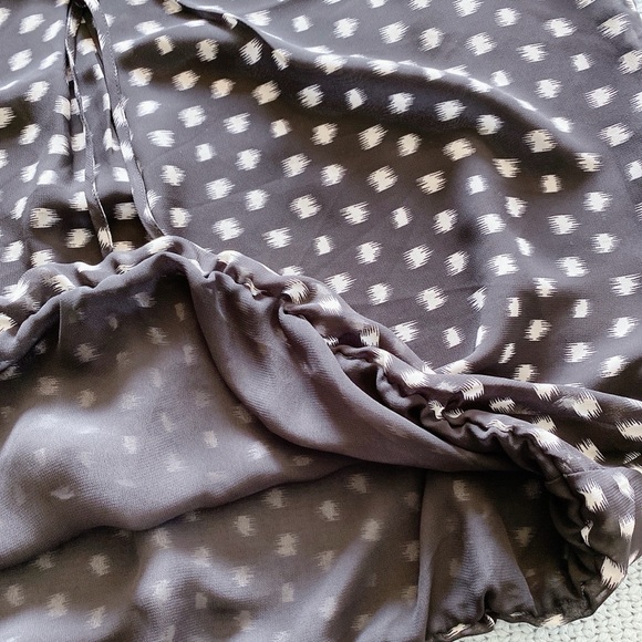 Max Studio Sleeveless Fully Lined Blouse - Picture 10 of 10